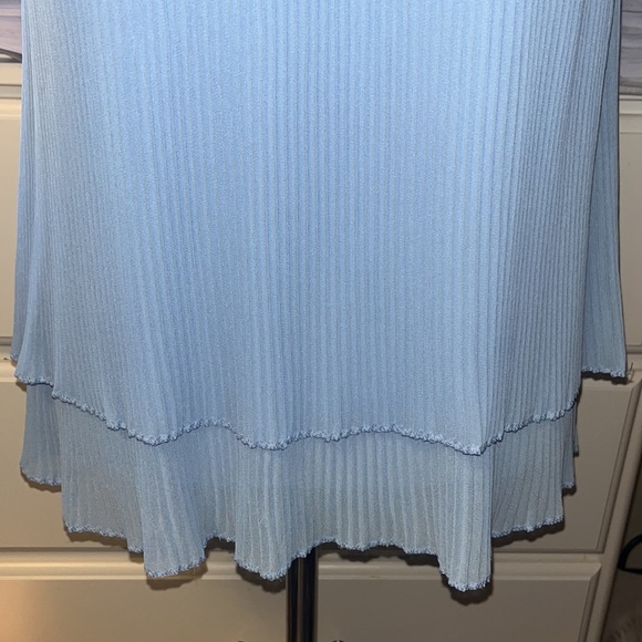 Baby blue double layer camisole with pearl detailing at the top, new - Picture 5 of 9